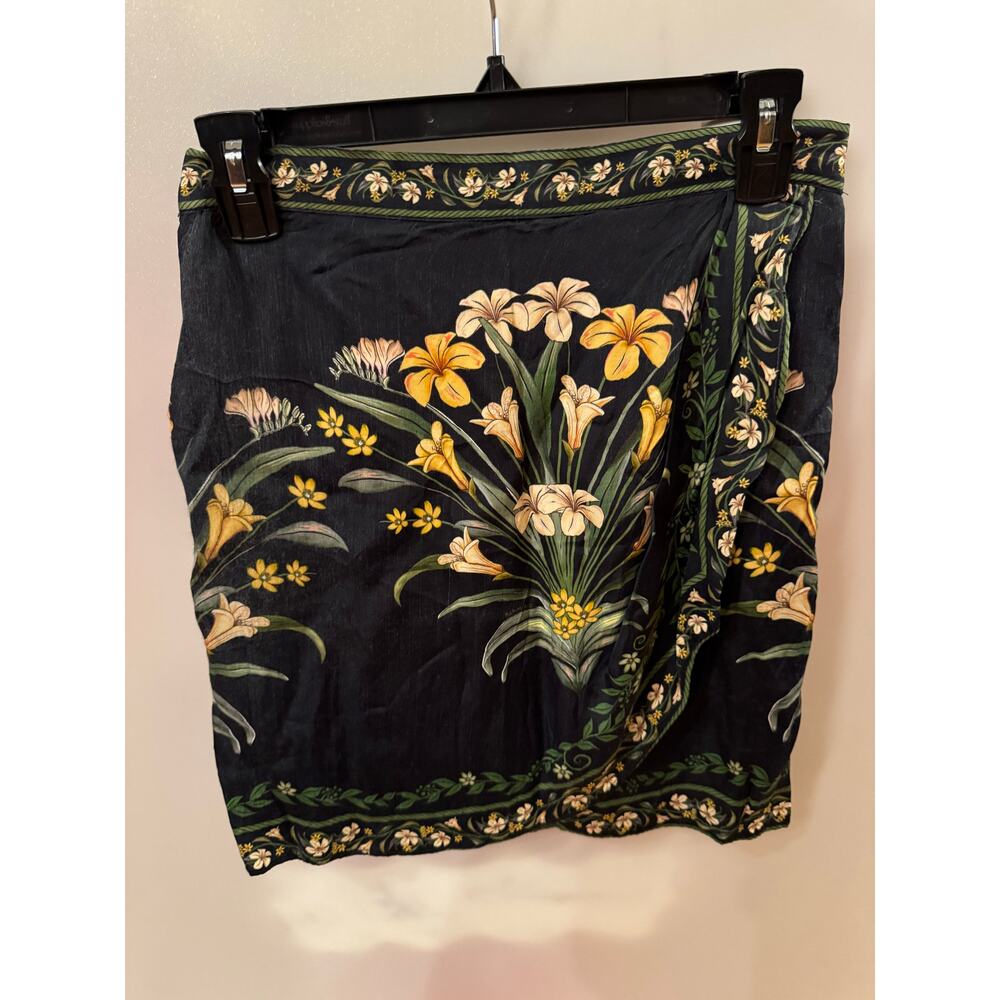 FARM Rio Flowers Arch Wrap Front Mini Skirt - Vibrant Floral - Picture 3 of 5